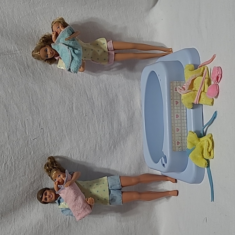 Barbie Doll Year 1987 Heart Family Bathtime Fun Set